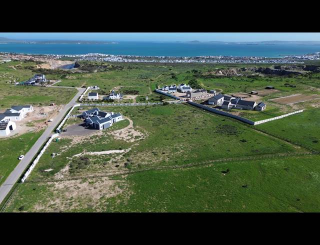 2HA SMALLHOLDING FOR SALE IN OLIFANTSKOP